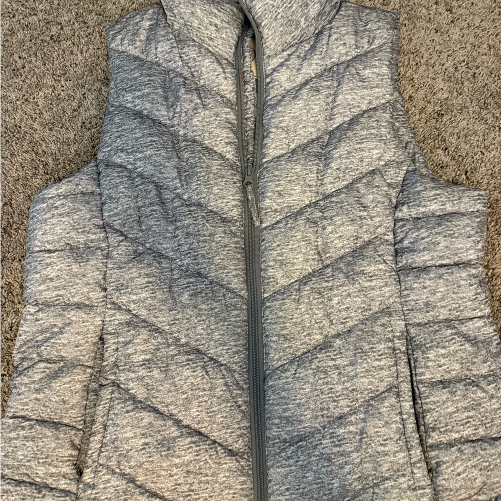 SO Women's Heather Gray Puffer Vest